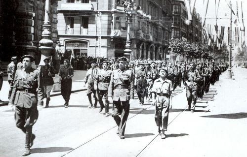 Entrada de las tropas franquistas en Bilbao 1937