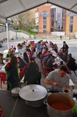 Comida popular en la Plaza Ugarte